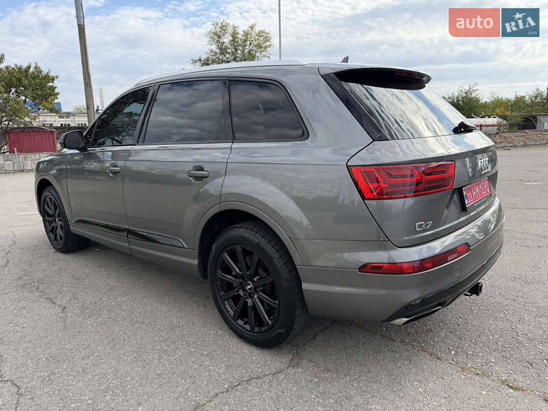 Позашляховик / Кросовер Audi Q7 2017 в Запоріжжі