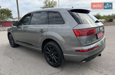 Внедорожник / Кроссовер Audi Q7 2017 в 