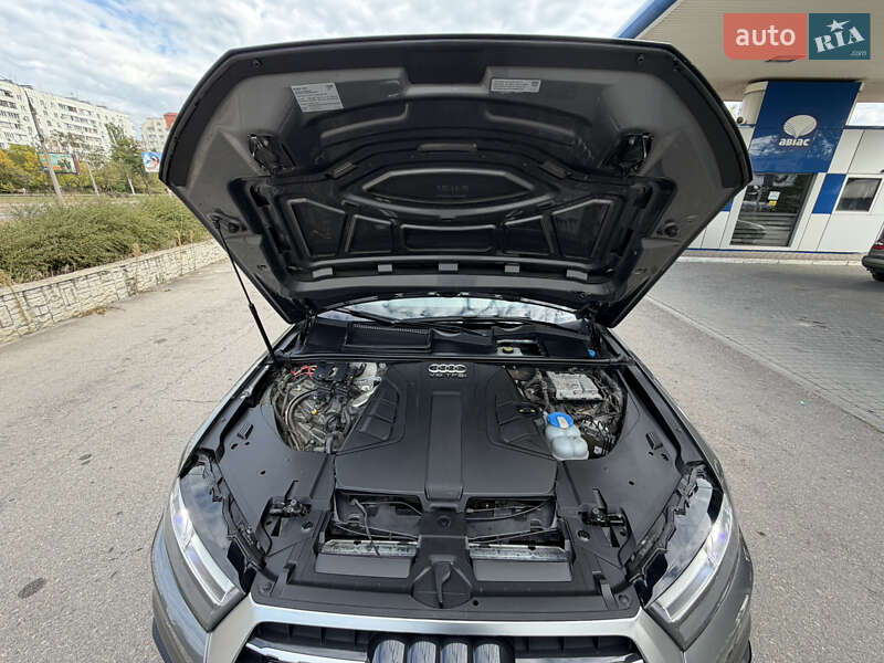 Позашляховик / Кросовер Audi Q7 2017 в Запоріжжі