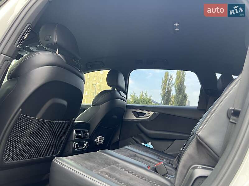 Позашляховик / Кросовер Audi Q7 2018 в Києві