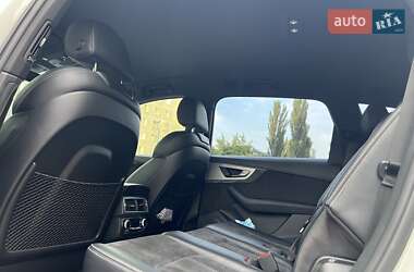 Позашляховик / Кросовер Audi Q7 2018 в 
