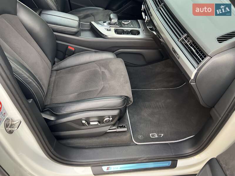 Позашляховик / Кросовер Audi Q7 2018 в Києві