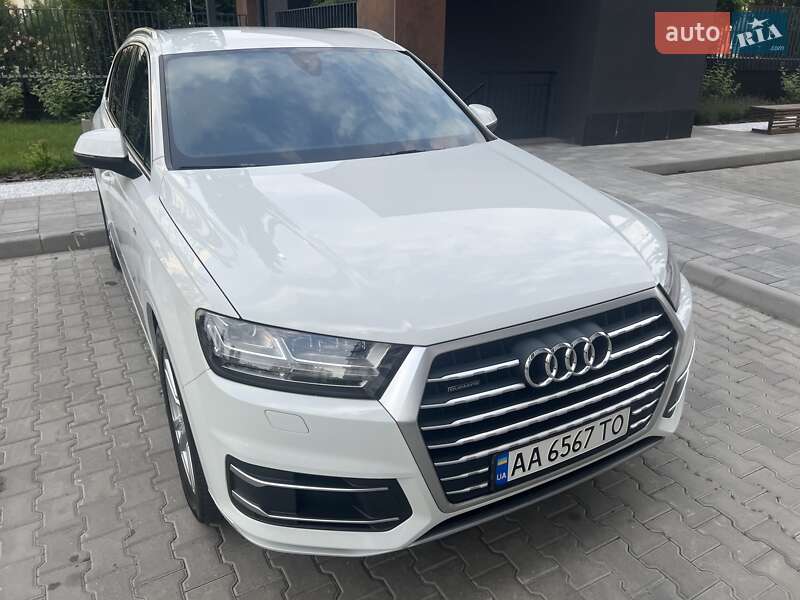 Позашляховик / Кросовер Audi Q7 2018 в Києві