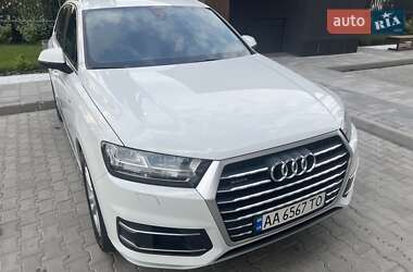 Позашляховик / Кросовер Audi Q7 2018 в 