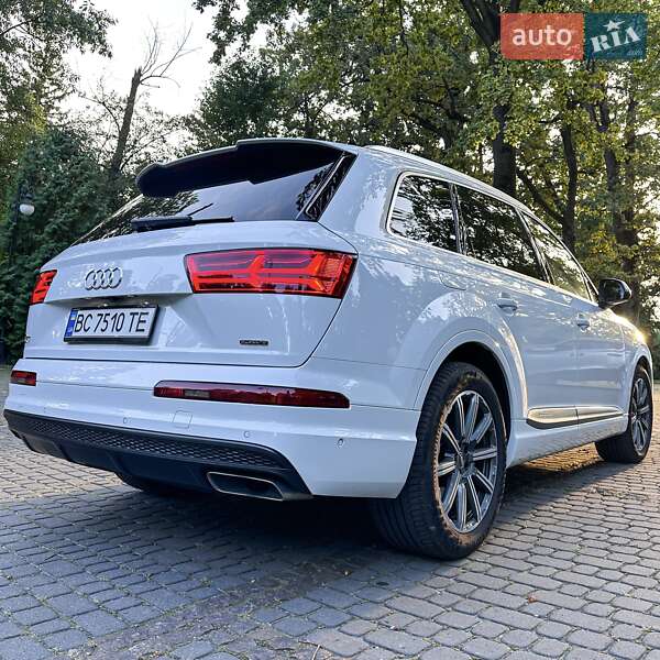 Позашляховик / Кросовер Audi Q7 2017 в Львові
