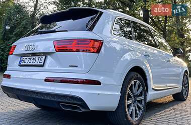 Внедорожник / Кроссовер Audi Q7 2017 в 
