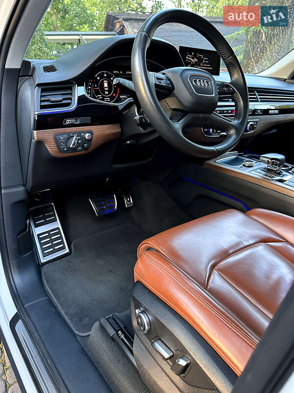 Позашляховик / Кросовер Audi Q7 2017 в Львові