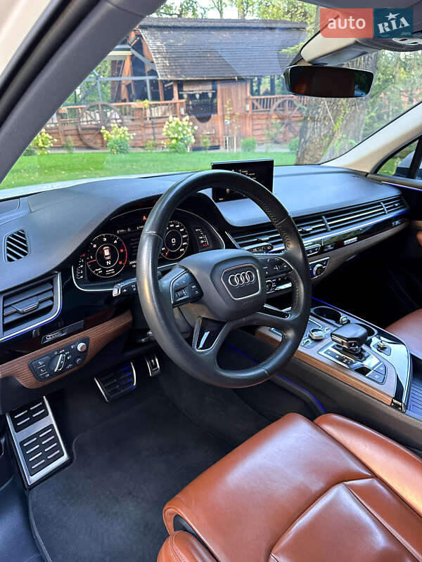 Позашляховик / Кросовер Audi Q7 2017 в Львові