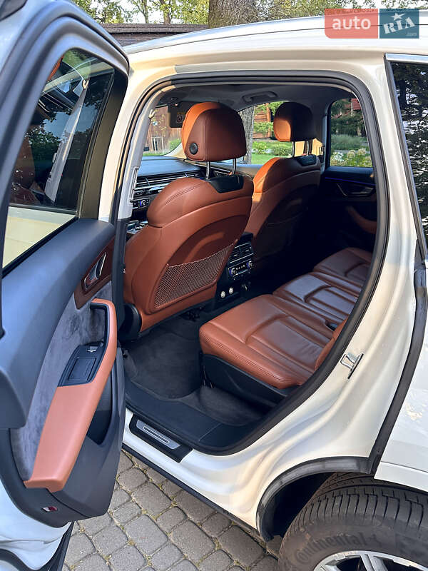 Позашляховик / Кросовер Audi Q7 2017 в Львові