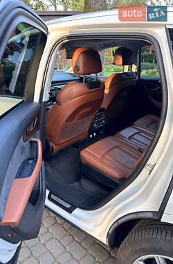 Внедорожник / Кроссовер Audi Q7 2017 в 