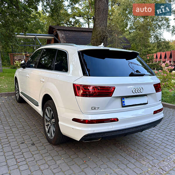 Позашляховик / Кросовер Audi Q7 2017 в Львові
