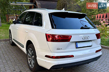 Внедорожник / Кроссовер Audi Q7 2017 в 