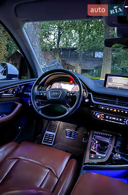 Внедорожник / Кроссовер Audi Q7 2017 в 