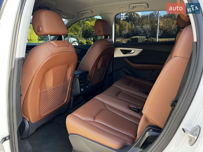 Внедорожник / Кроссовер Audi Q7 2021 в Днепре