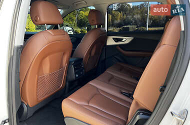 Внедорожник / Кроссовер Audi Q7 2021 в 
