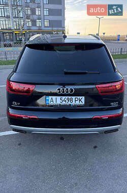 Внедорожник / Кроссовер Audi Q7 2017 в 