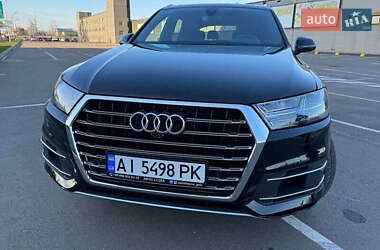 Внедорожник / Кроссовер Audi Q7 2017 в 