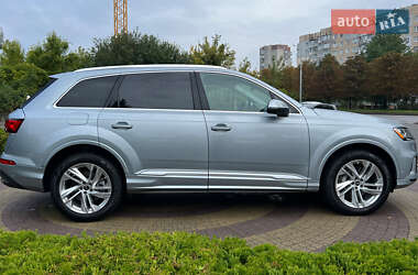 Внедорожник / Кроссовер Audi Q7 2022 в 