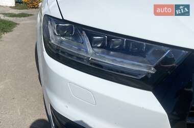 Позашляховик / Кросовер Audi Q7 2019 в 
