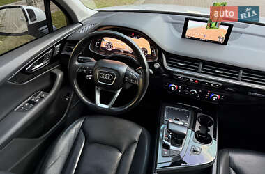 Позашляховик / Кросовер Audi Q7 2018 в 