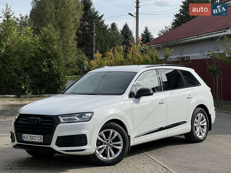 Позашляховик / Кросовер Audi Q7 2017 в Ужгороді