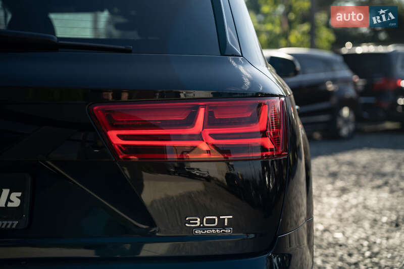 Внедорожник / Кроссовер Audi Q7 2017 в Черновцах