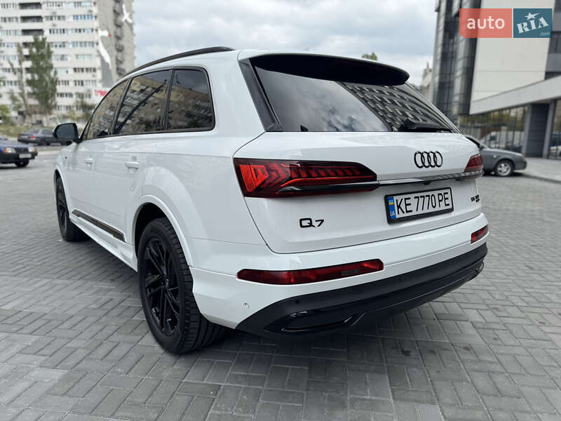 Внедорожник / Кроссовер Audi Q7 2020 в Днепре