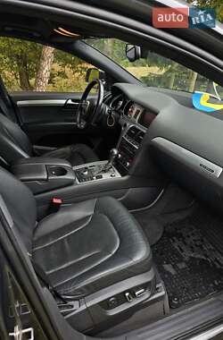Позашляховик / Кросовер Audi Q7 2011 в 