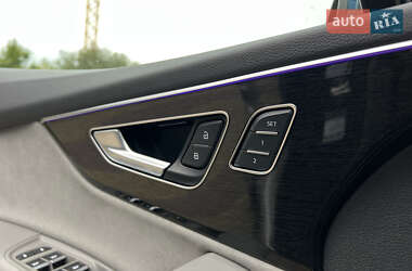 Позашляховик / Кросовер Audi Q7 2020 в 