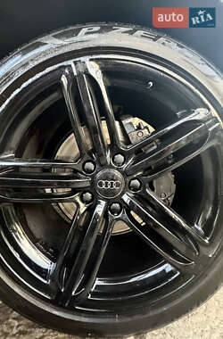 Позашляховик / Кросовер Audi Q7 2010 в 