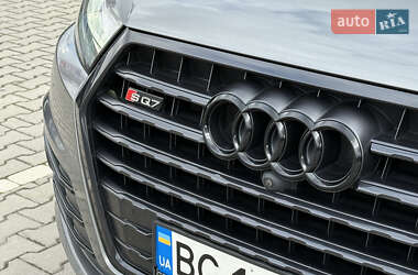 Позашляховик / Кросовер Audi Q7 2016 в 