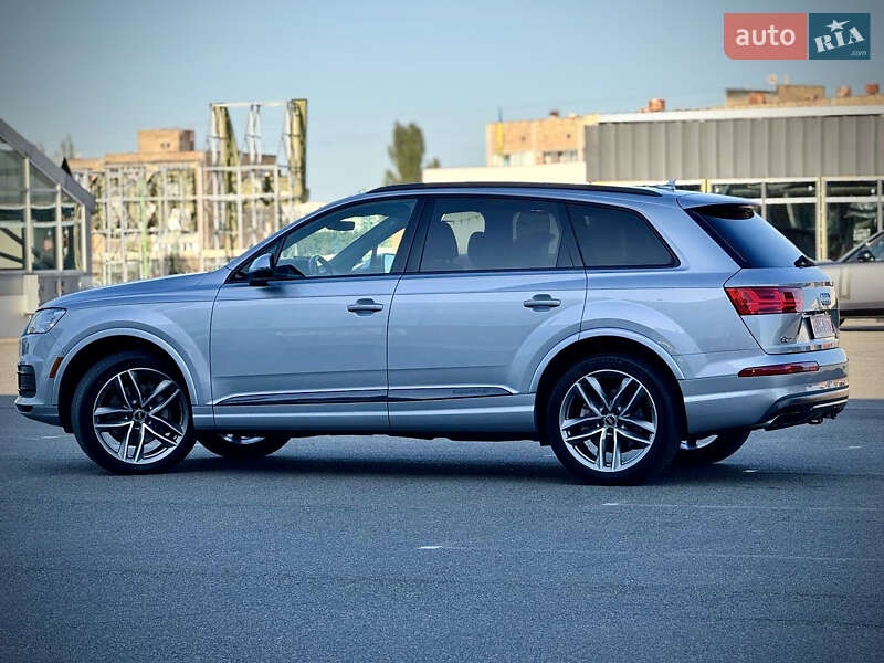 Позашляховик / Кросовер Audi Q7 2017 в Києві