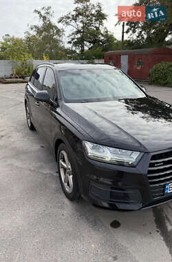 Позашляховик / Кросовер Audi Q7 2017 в 