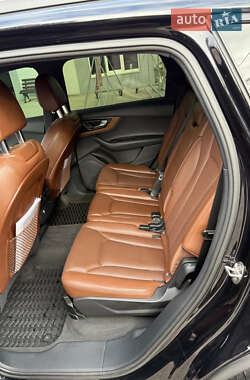Позашляховик / Кросовер Audi Q7 2017 в 