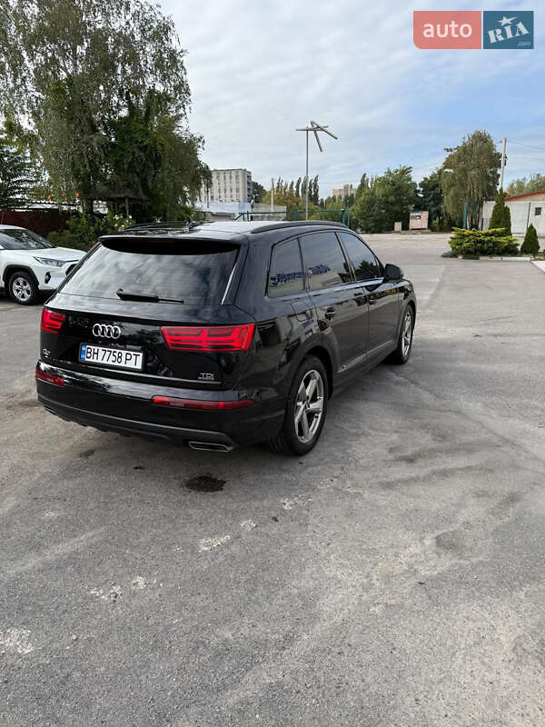 Позашляховик / Кросовер Audi Q7 2017 в Кременчуці