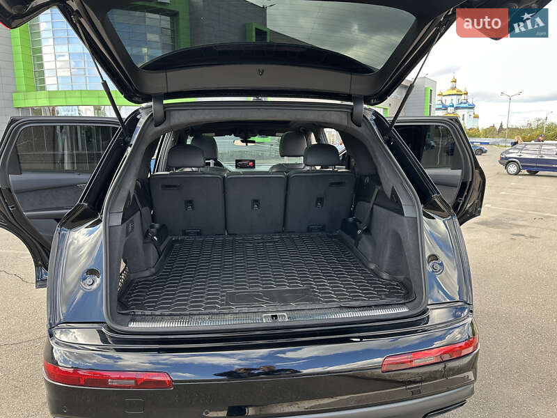 Внедорожник / Кроссовер Audi Q7 2018 в Кривом Роге