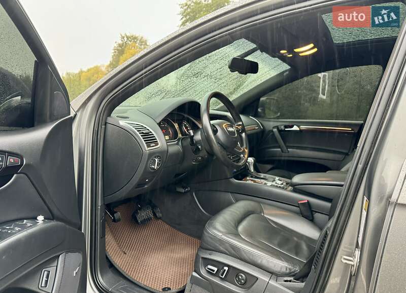 Позашляховик / Кросовер Audi Q7 2011 в Чернівцях