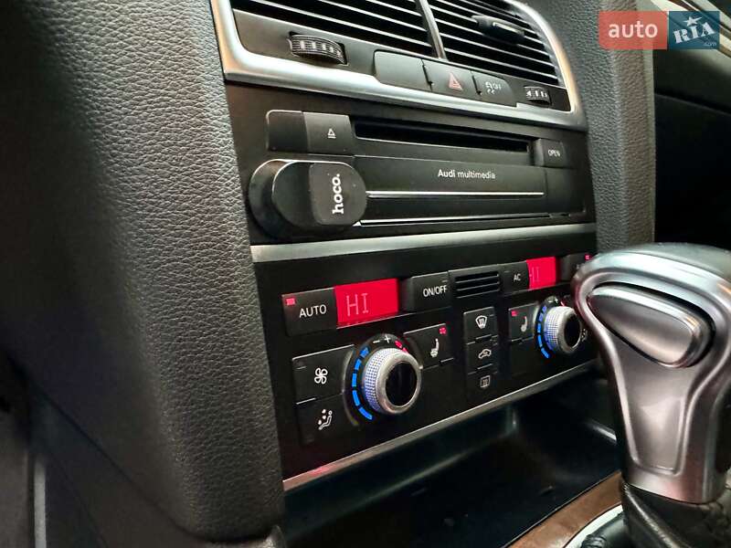 Позашляховик / Кросовер Audi Q7 2011 в Чернівцях