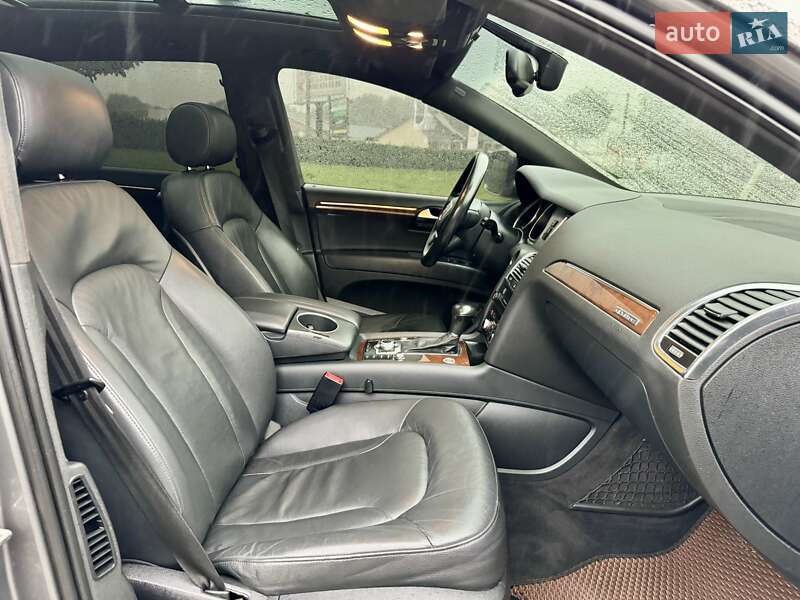 Позашляховик / Кросовер Audi Q7 2011 в Чернівцях