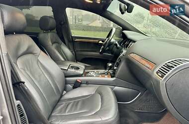 Позашляховик / Кросовер Audi Q7 2011 в 