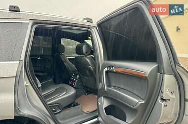 Позашляховик / Кросовер Audi Q7 2011 в 