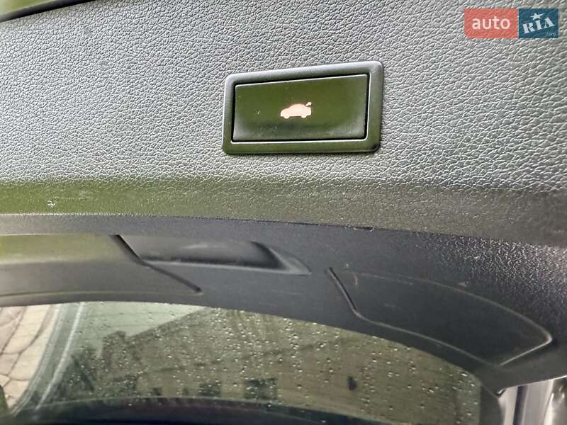 Позашляховик / Кросовер Audi Q7 2011 в Чернівцях
