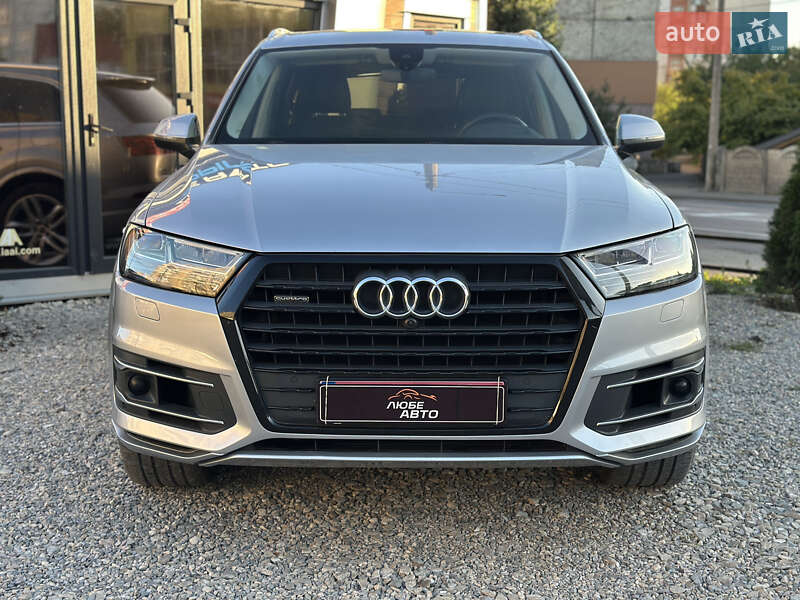 Внедорожник / Кроссовер Audi Q7 2018 в 