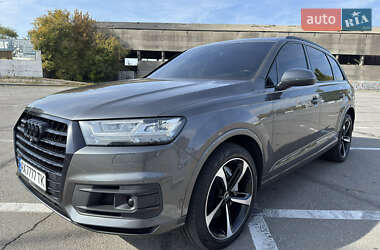 Позашляховик / Кросовер Audi Q7 2019 в 