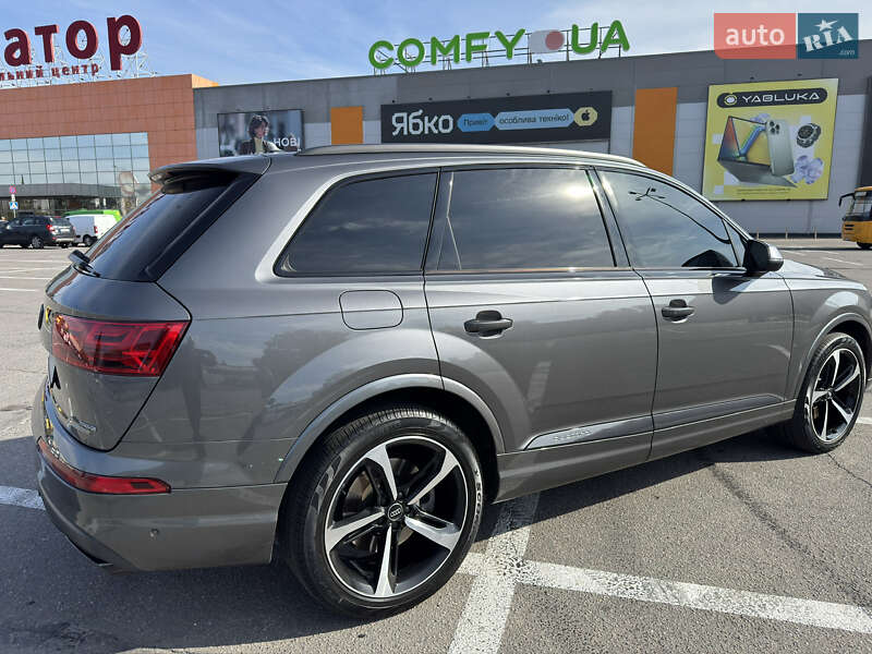 Позашляховик / Кросовер Audi Q7 2019 в Києві