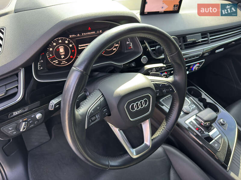 Позашляховик / Кросовер Audi Q7 2019 в Києві