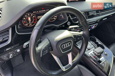 Позашляховик / Кросовер Audi Q7 2019 в 