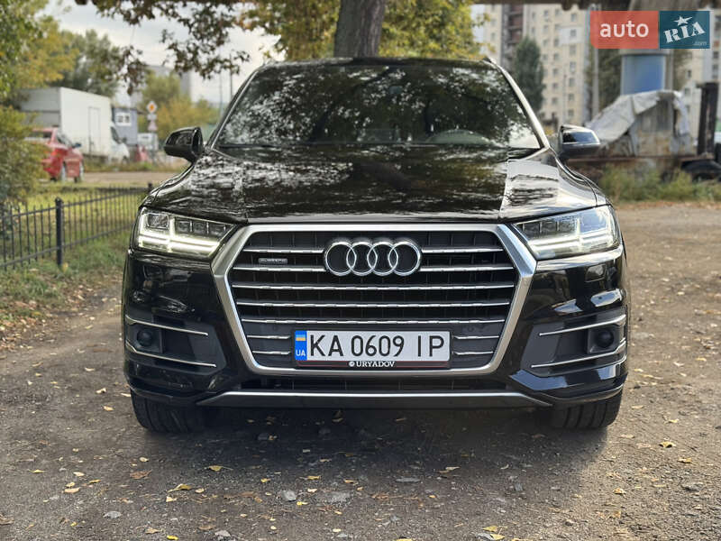 Внедорожник / Кроссовер Audi Q7 2017 в Киеве