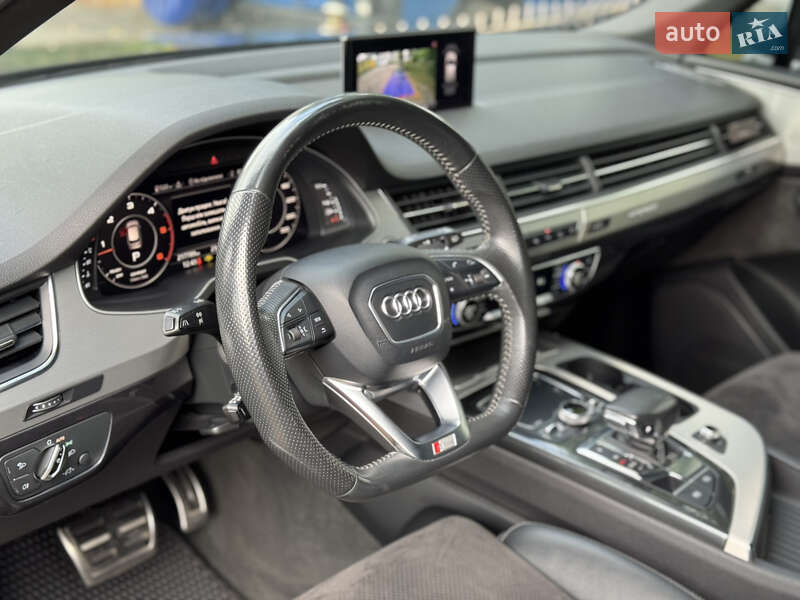 Внедорожник / Кроссовер Audi Q7 2017 в Киеве