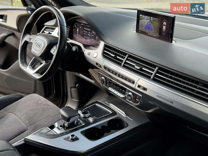 Внедорожник / Кроссовер Audi Q7 2017 в Киеве